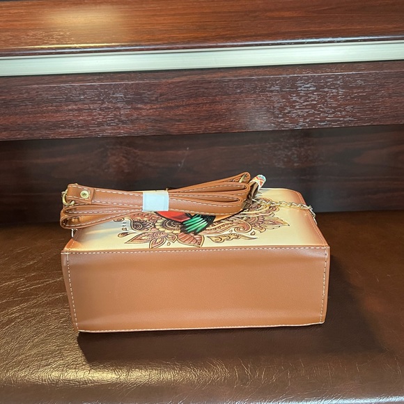 Embossed Vegan Leather Handbag, Top Handle/ Crossbody, NWOT - Picture 5 of 12